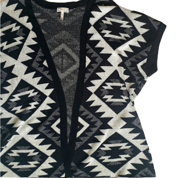 KIRRA - B&W Short Sleeve Aztec Cardigan - Large - Picture 2 of 10